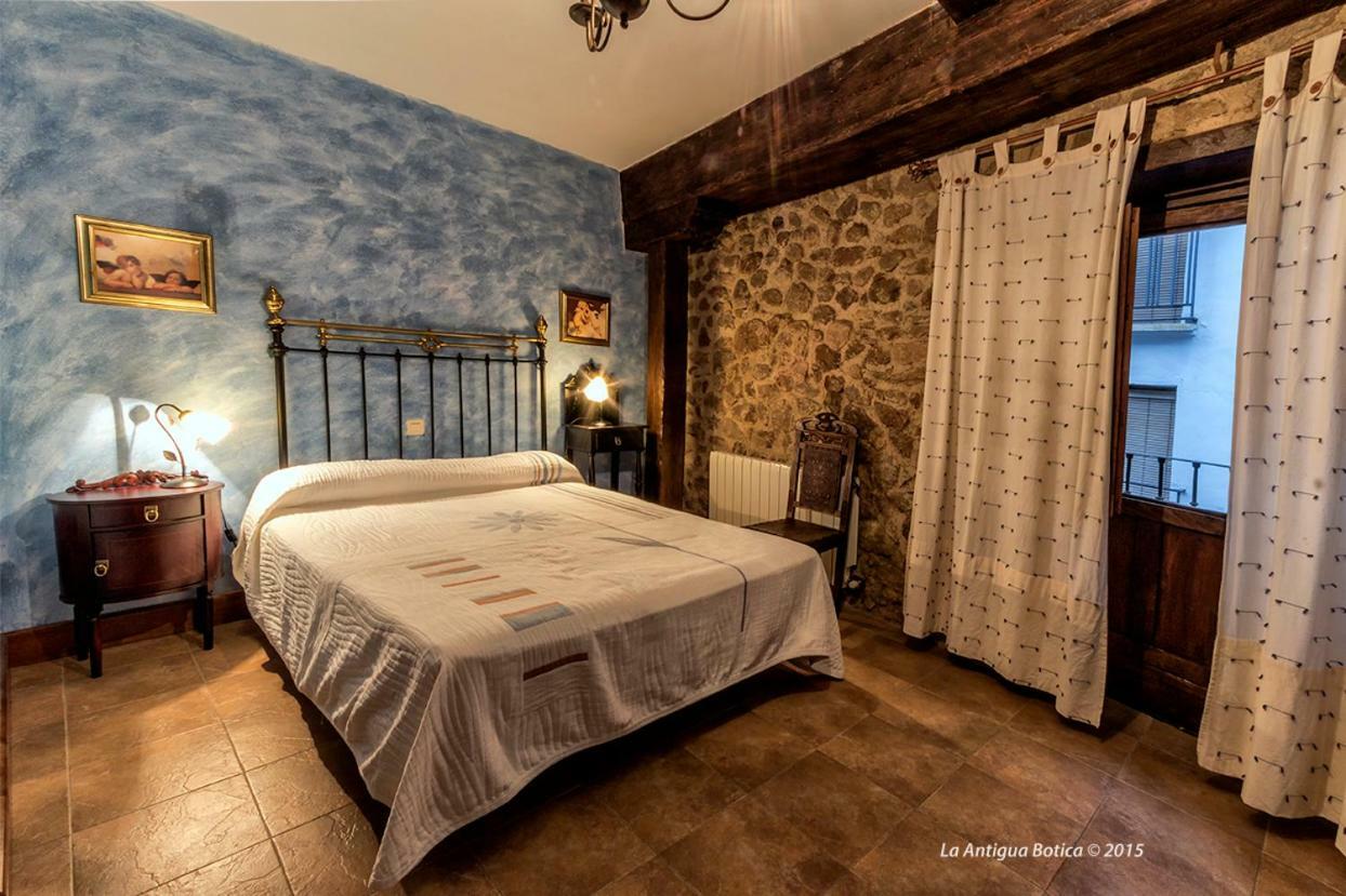 La Antigua Botica Guest House Pasaron Exterior photo